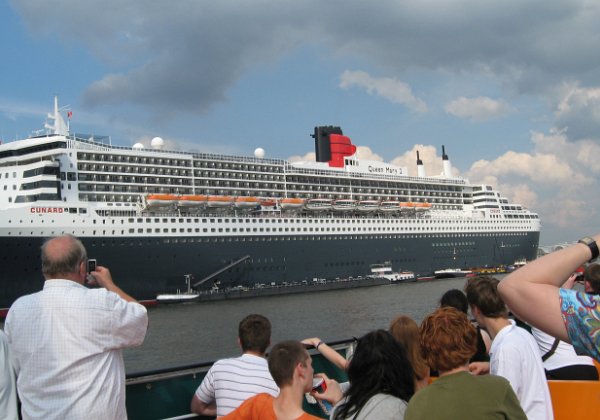 2007 Queen Mary Two Hamburg
